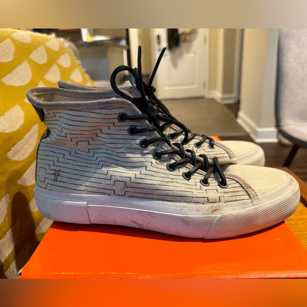 Frye Ludlow Mid-Top Off-White Canvas Print Sneakers - 9.5 US Men's - Picture 3 of 9